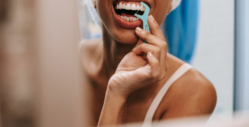ow often should I floss, Best flossing frequency, Daily flossing benefits, Flossing once a day, Oral hygiene flossing routine, Recommended flossing schedule, Is flossing every day necessary,